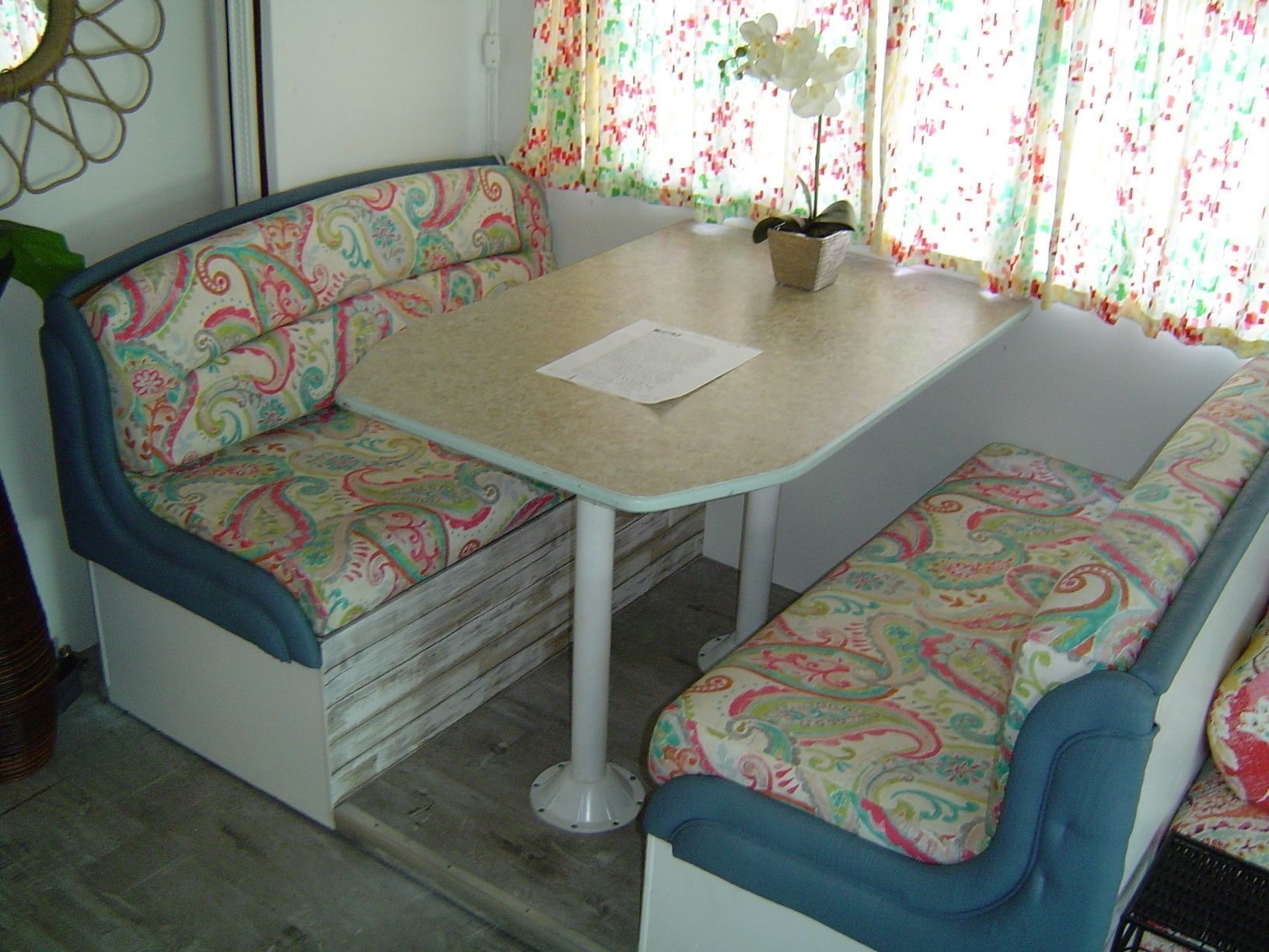 Photo 22 - 2005 Jayco Class C Motorhome rental photo 24
