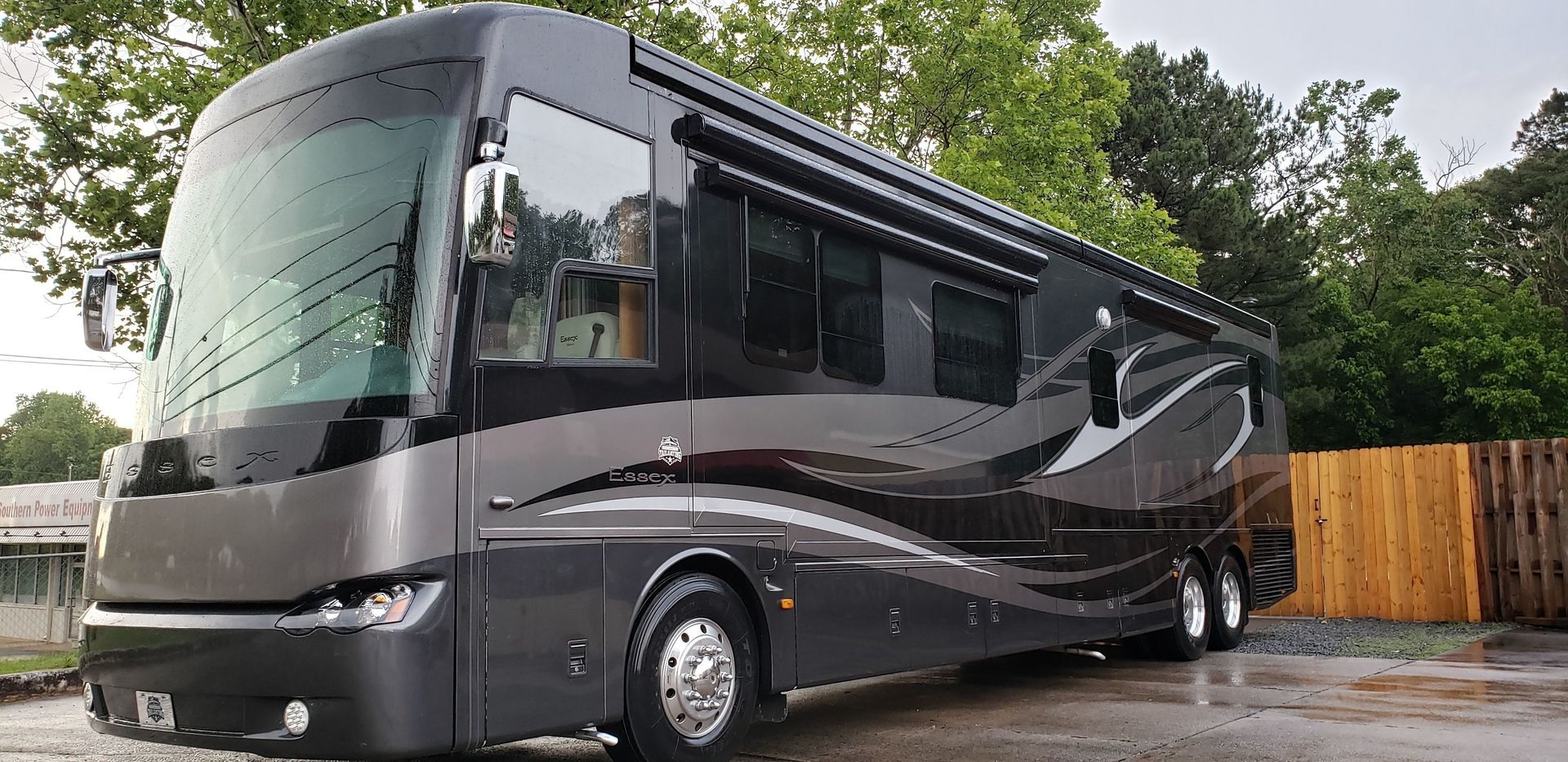 Photo 0 - 2008 Newmar Class A Motorhome rental photo 2