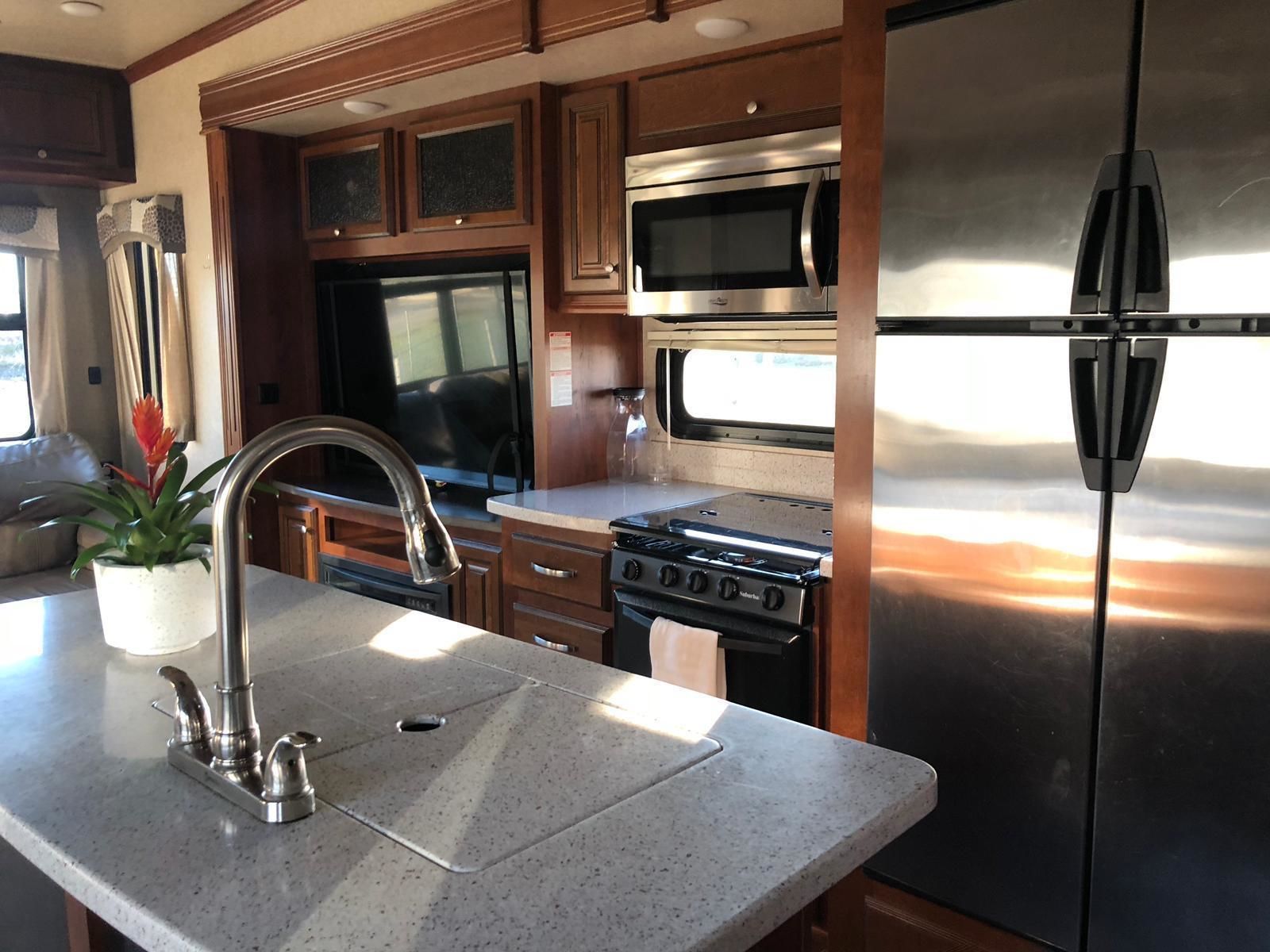 Photo 3 - 2018 Heartland Fifth Wheel rental photo 5