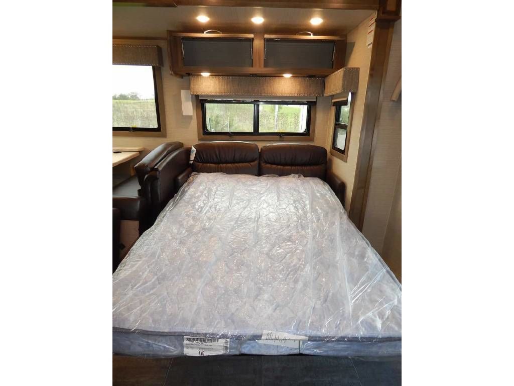 Photo 26 - 2019 Jayco Class C Motorhome rental photo 28
