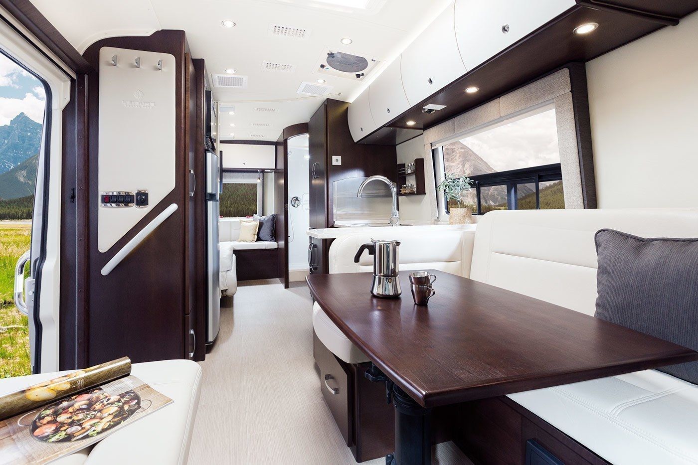 Photo 4 - 2020 Mercedes-Benz Class C Motorhome rental photo 6