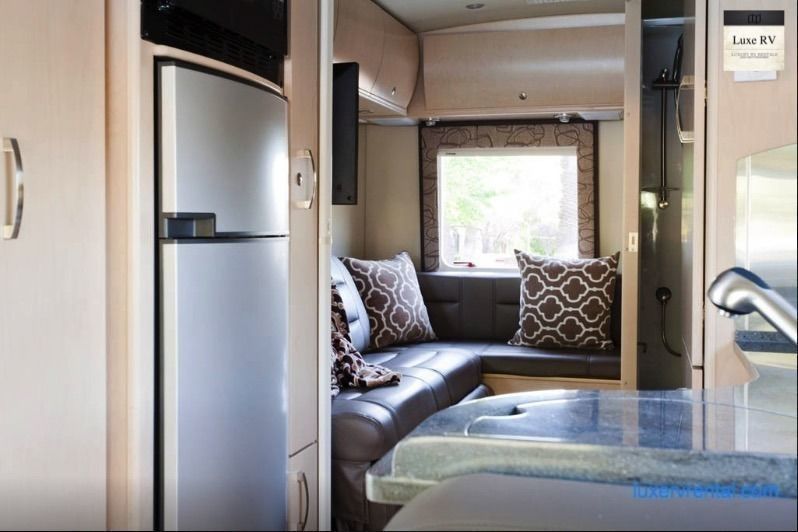 Photo 4 - 2015 Leisure Travel Class B Motorhome rental photo 6