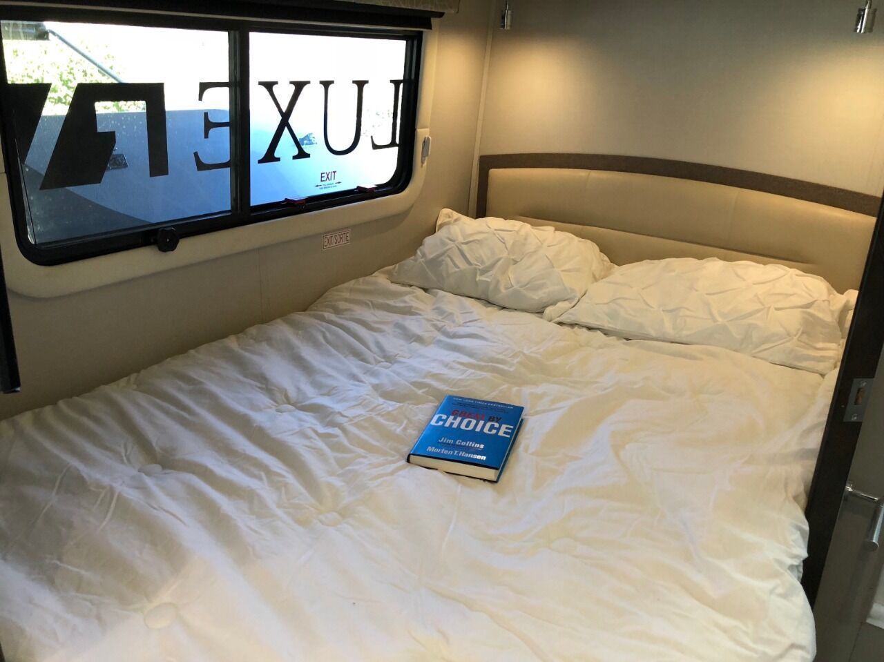 Photo 6 - 2016 Leisure Travel Class B Motorhome rental photo 8