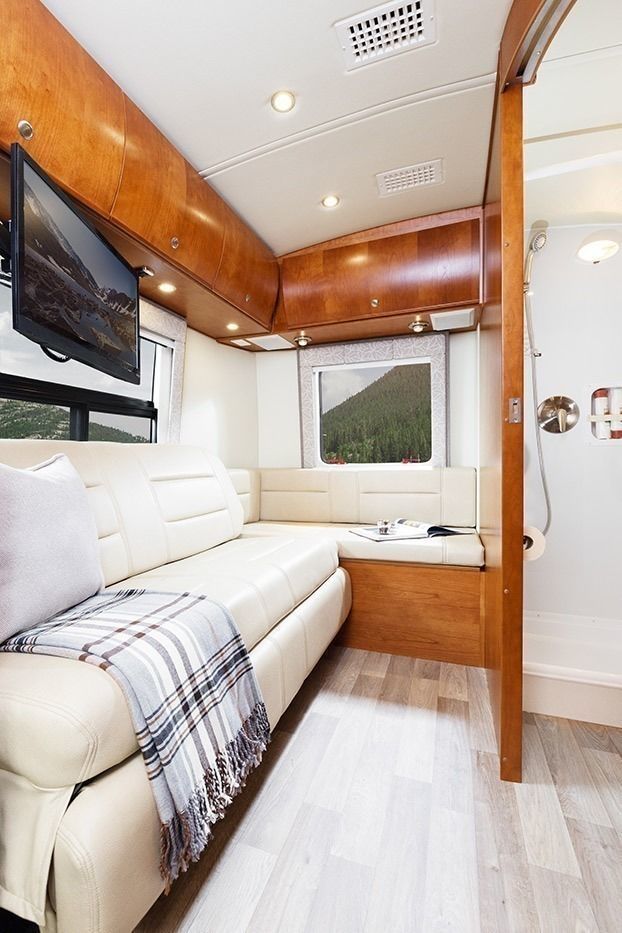 Photo 3 - 2015 Leisure Travel Class B Motorhome rental photo 5