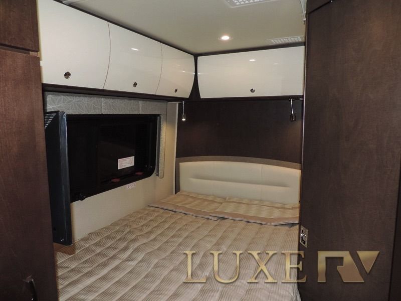 Photo 9 - 2017 Leisure Trave Class B Motorhome rental photo 11