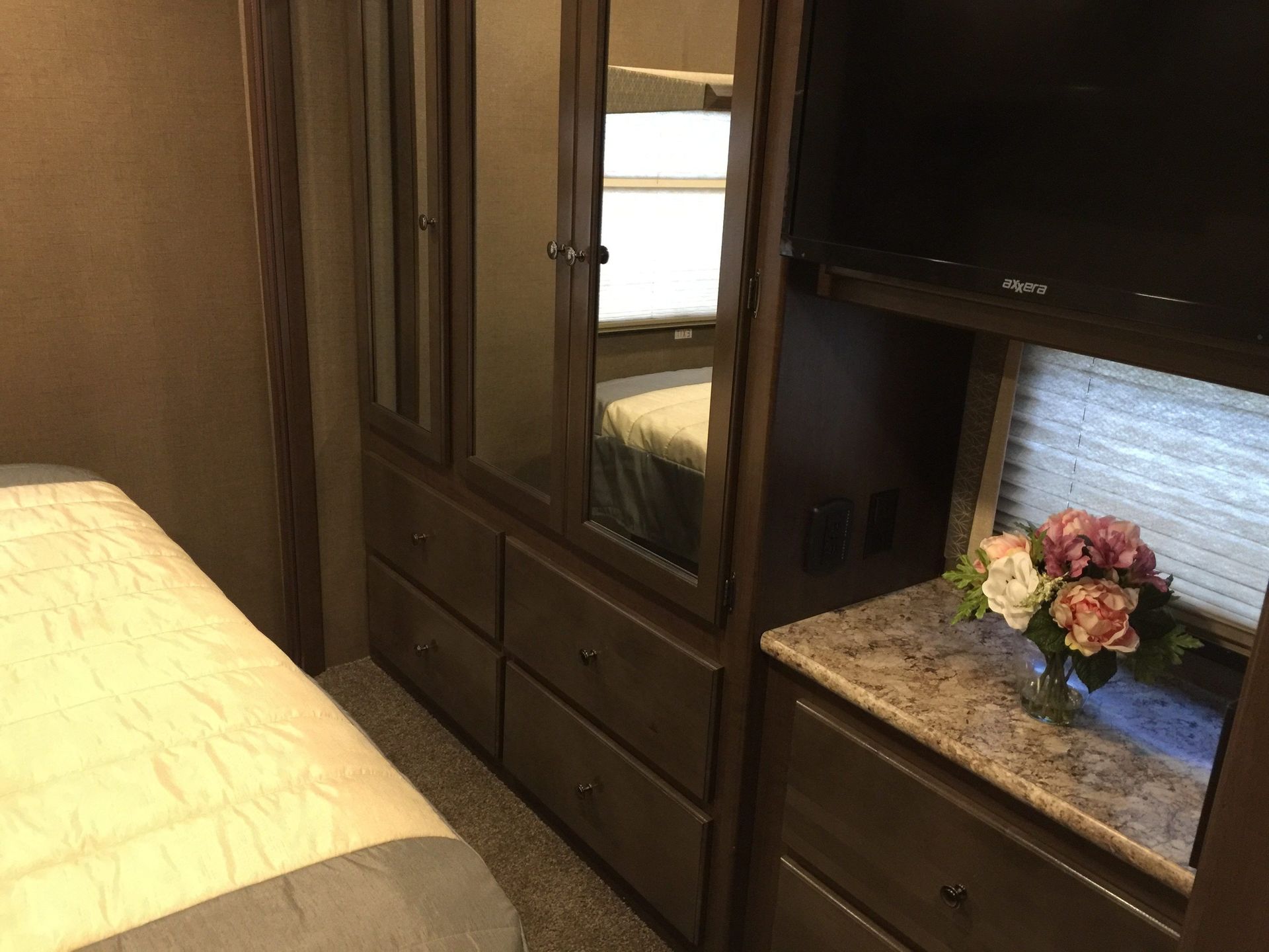 Photo 4 - 2019 Thor Class A Motorhome rental photo 6