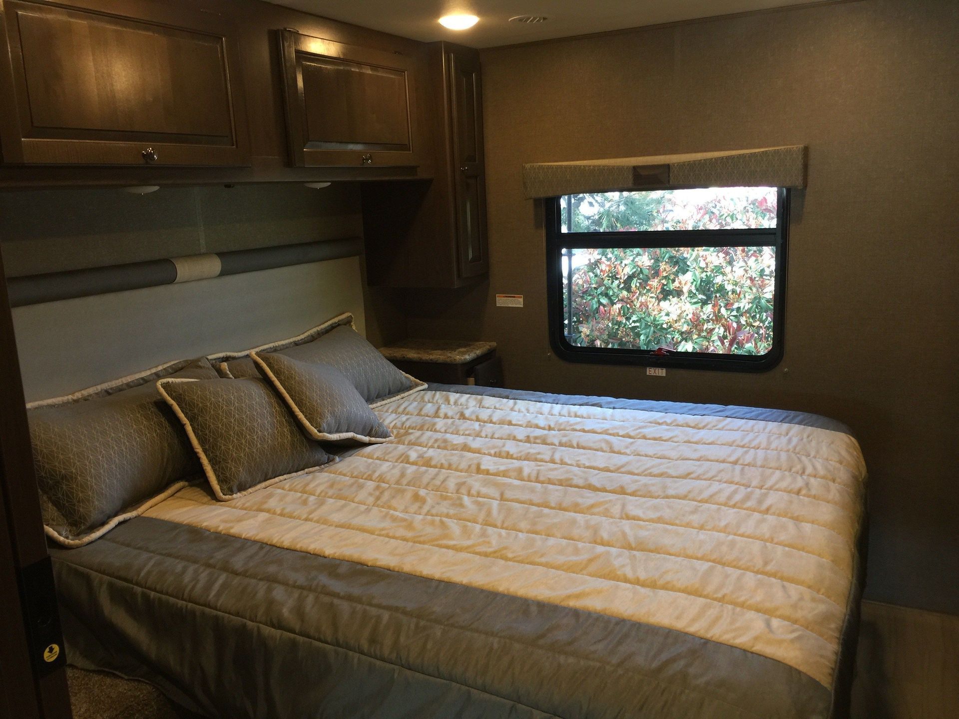 Photo 9 - 2019 Thor Class A Motorhome rental photo 11