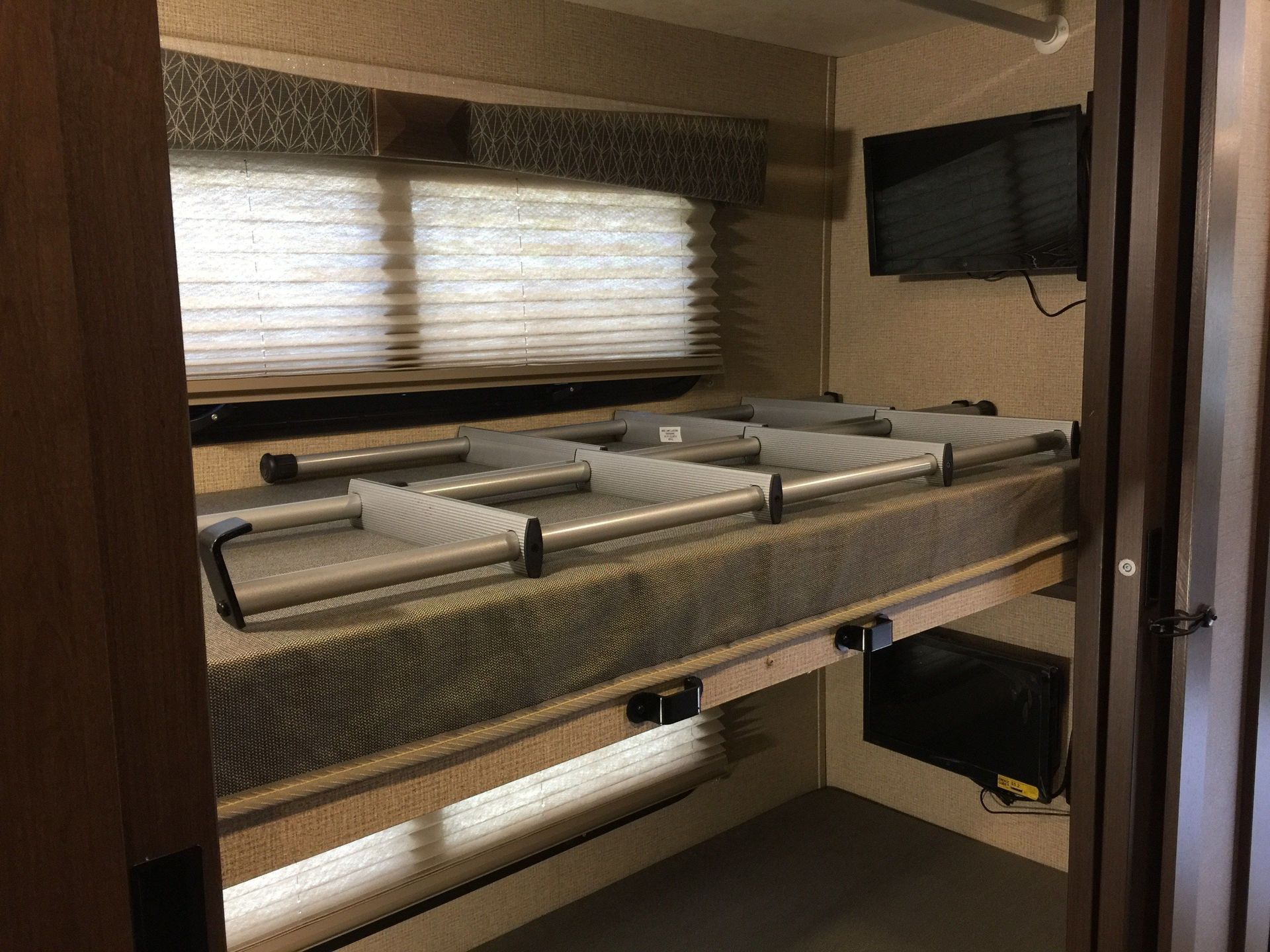 Photo 10 - 2019 Thor Class A Motorhome rental photo 12