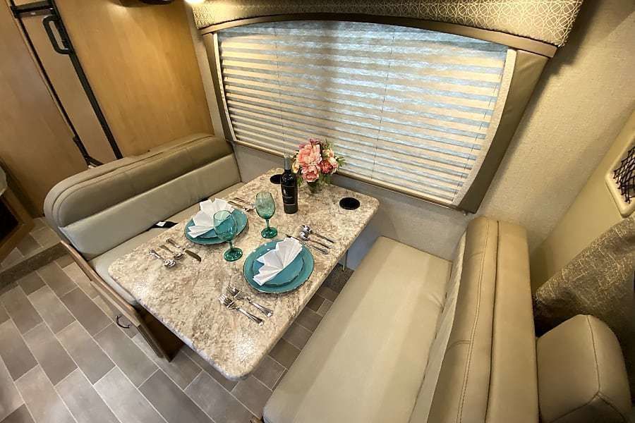 Photo 6 - 2020 Thor Class C Motorhome rental photo 8