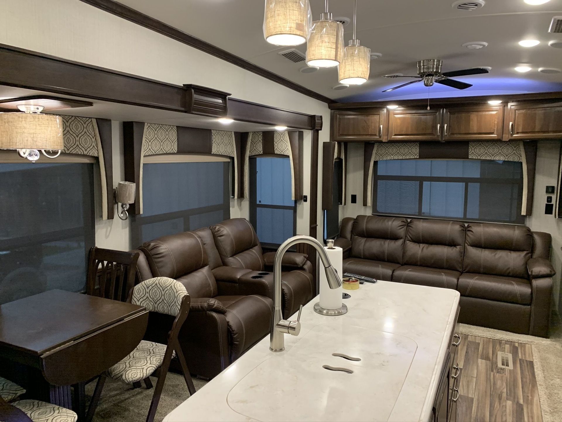 Photo 8 - 2018 Forest River Fifth Wheel rental photo 10