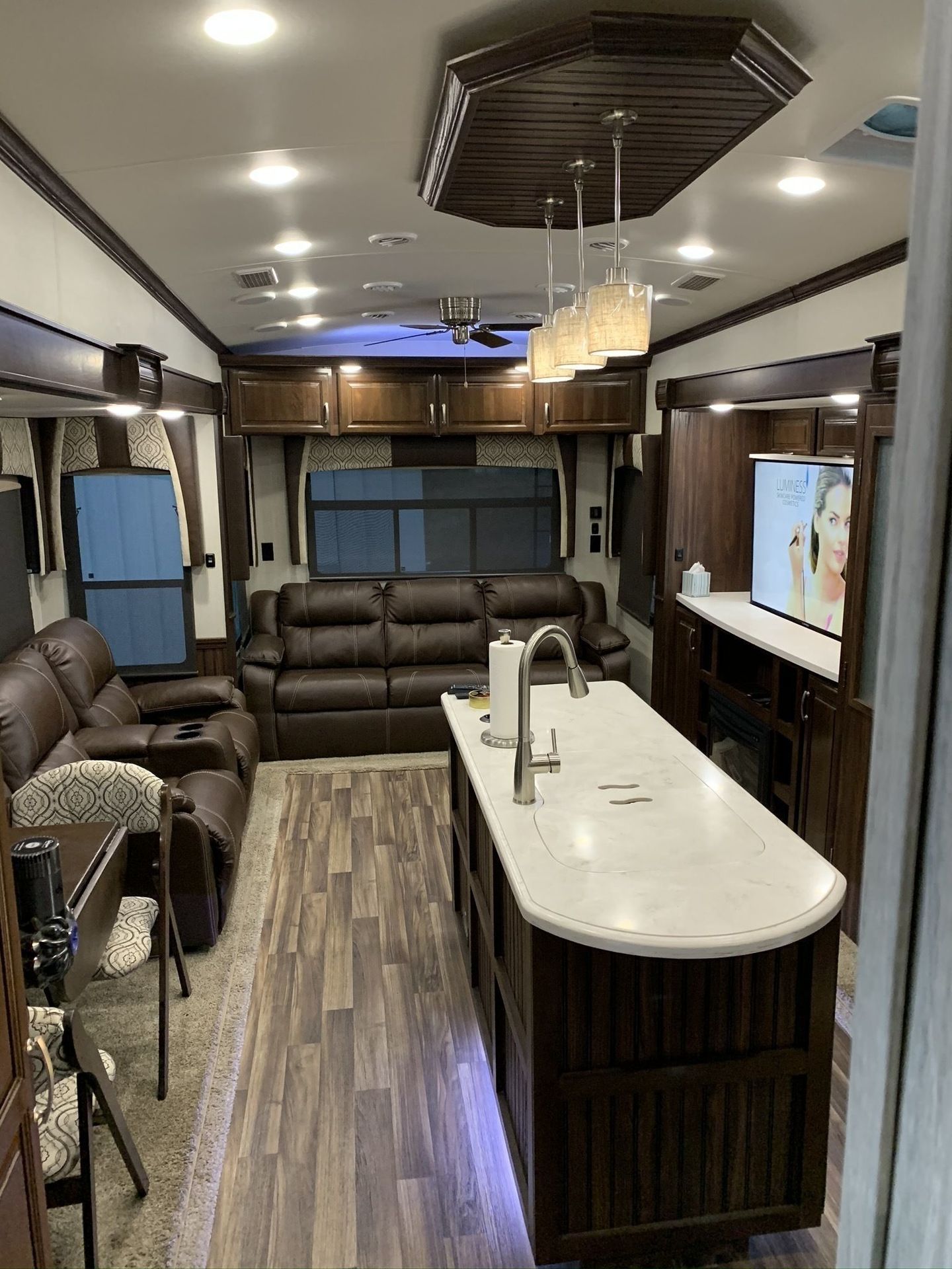 Photo 10 - 2018 Forest River Fifth Wheel rental photo 12