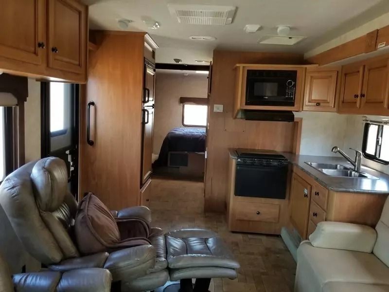 Photo 5 - 2012 Fleetwood Class C Motorhome rental photo 7