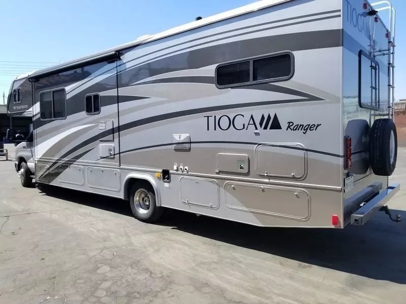Photo 10 - 2012 Fleetwood Class C Motorhome rental photo 12