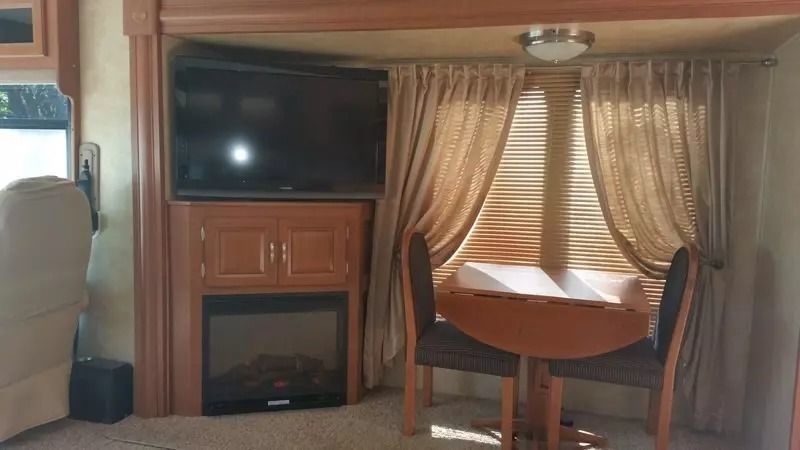 Photo 5 - 2011 Georgetown Class A Motorhome rental photo 7