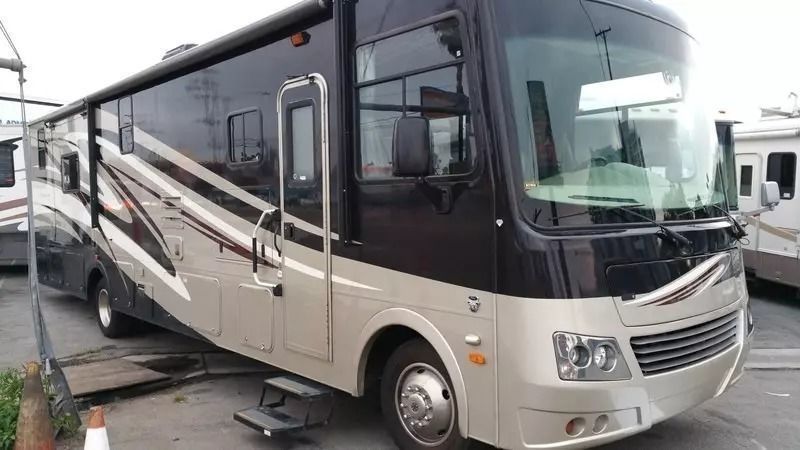 Photo 3 - 2008 Damon Class A Motorhome rental photo 5