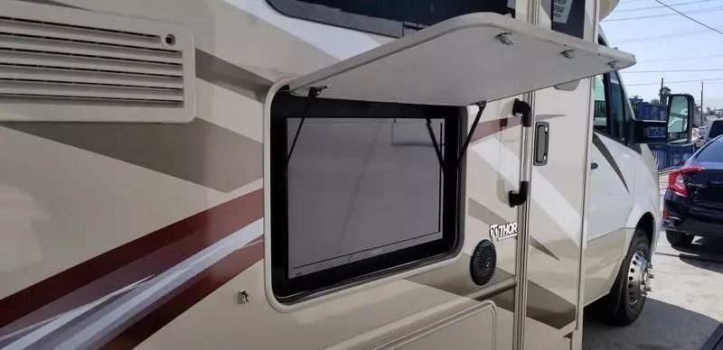 Photo 8 - 2018 Mercedes-Benz Class C Motorhome rental photo 10