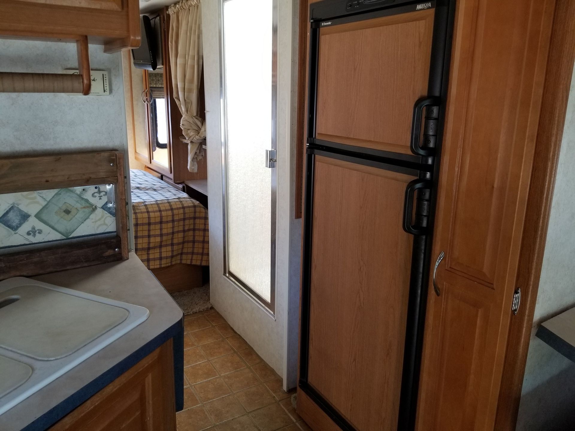 Photo 3 - 2003 Fleetwood Class C Motorhome rental photo 5