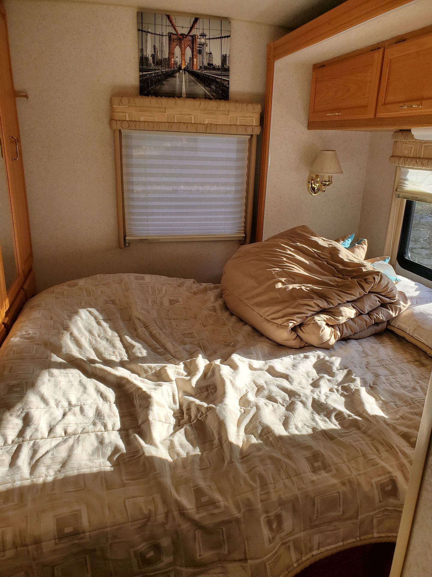 Photo 6 - 2004 Winnebago Class C Motorhome rental photo 8