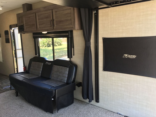2019 Rage'N 28ex Toy Hauler for rent in Lakewood, CA