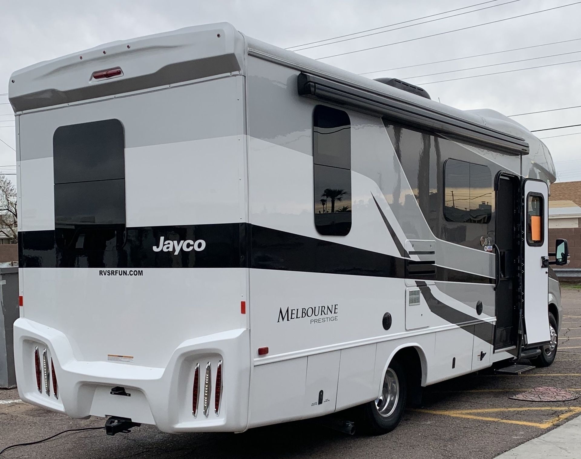 Photo 6 - 2019 Jayco Class C Motorhome rental photo 8