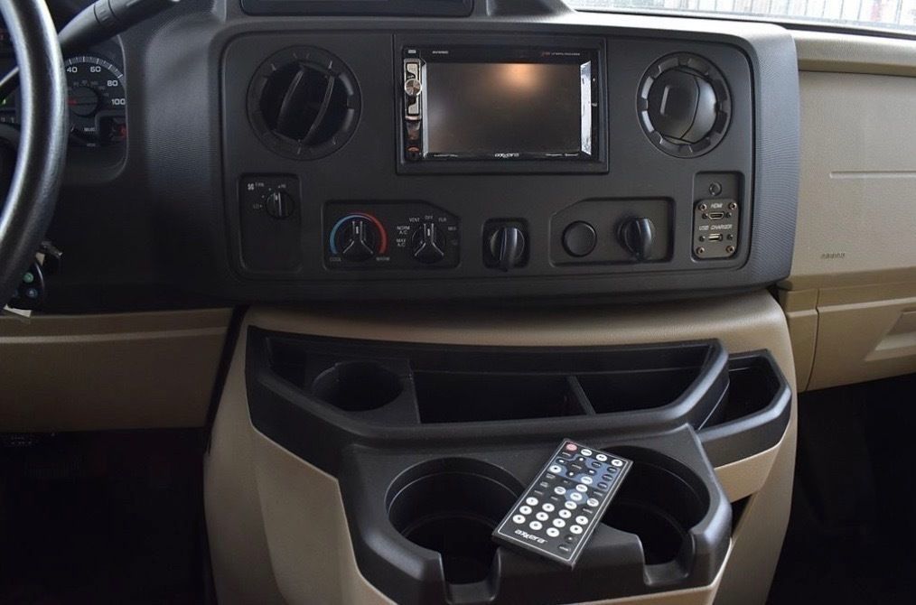 Photo 15 - 2019 Thor Motor Coach Class C Motorhome rental photo 17