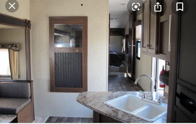 Photo 1 - 2016 Keystone Fifth Wheel rental photo 3