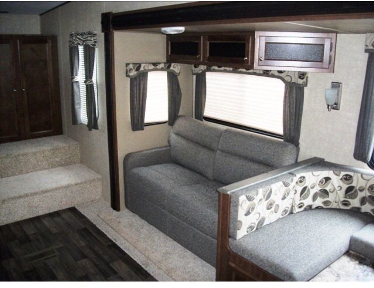 Photo 4 - 2016 Keystone Fifth Wheel rental photo 6