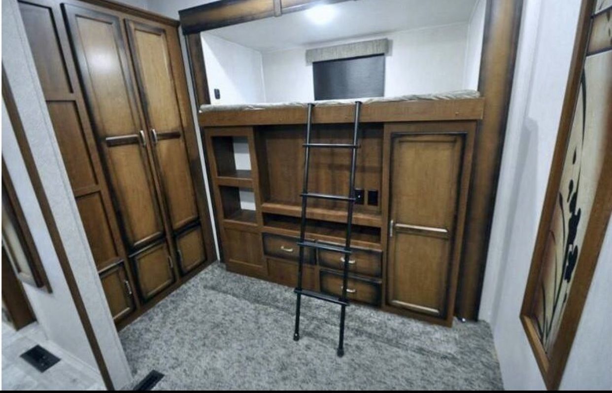 Photo 13 - 2018 Heartland Fifth Wheel rental photo 15