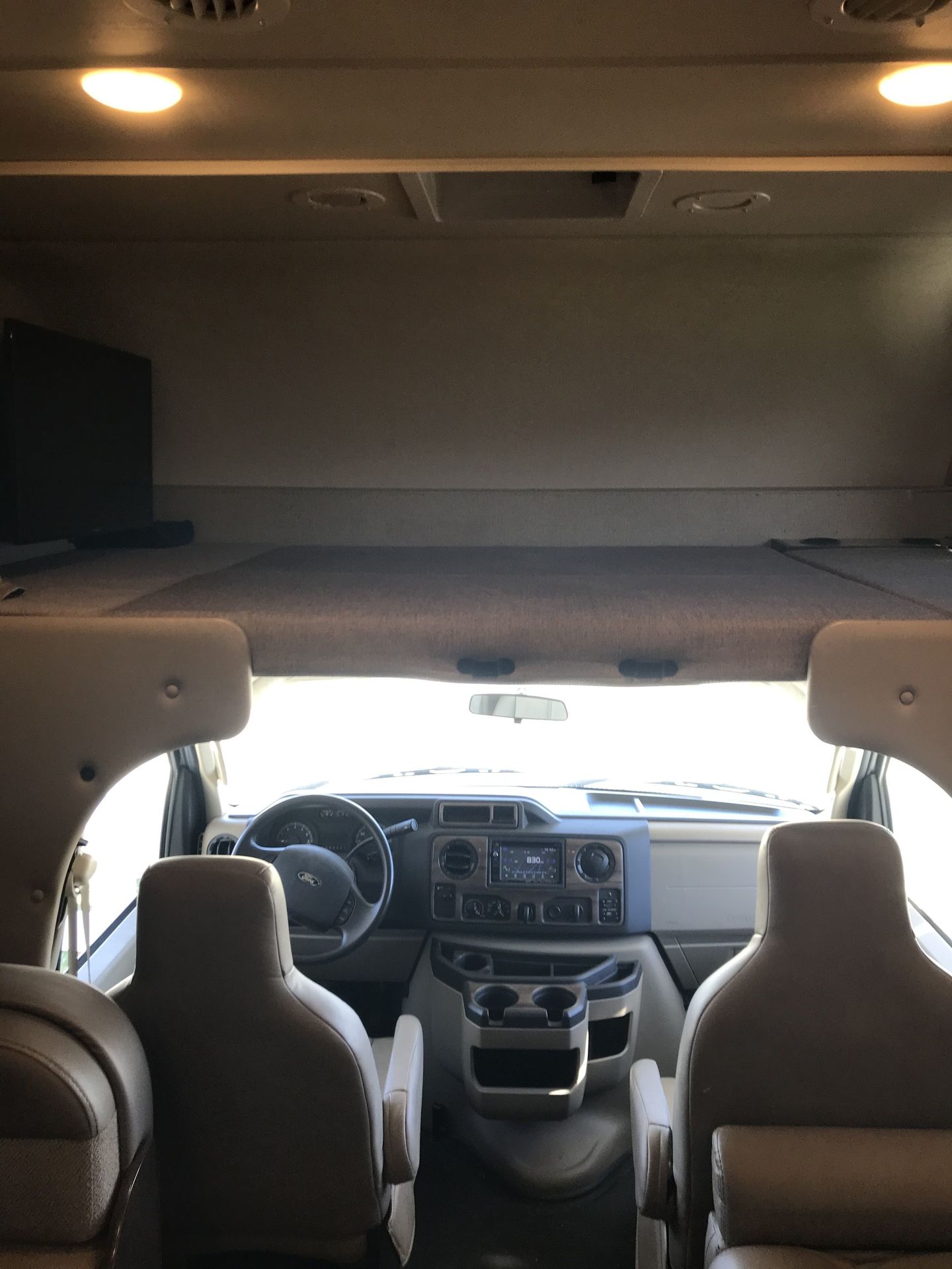 Photo 6 - 2017 Thor Motor Coach Class C Motorhome rental photo 8