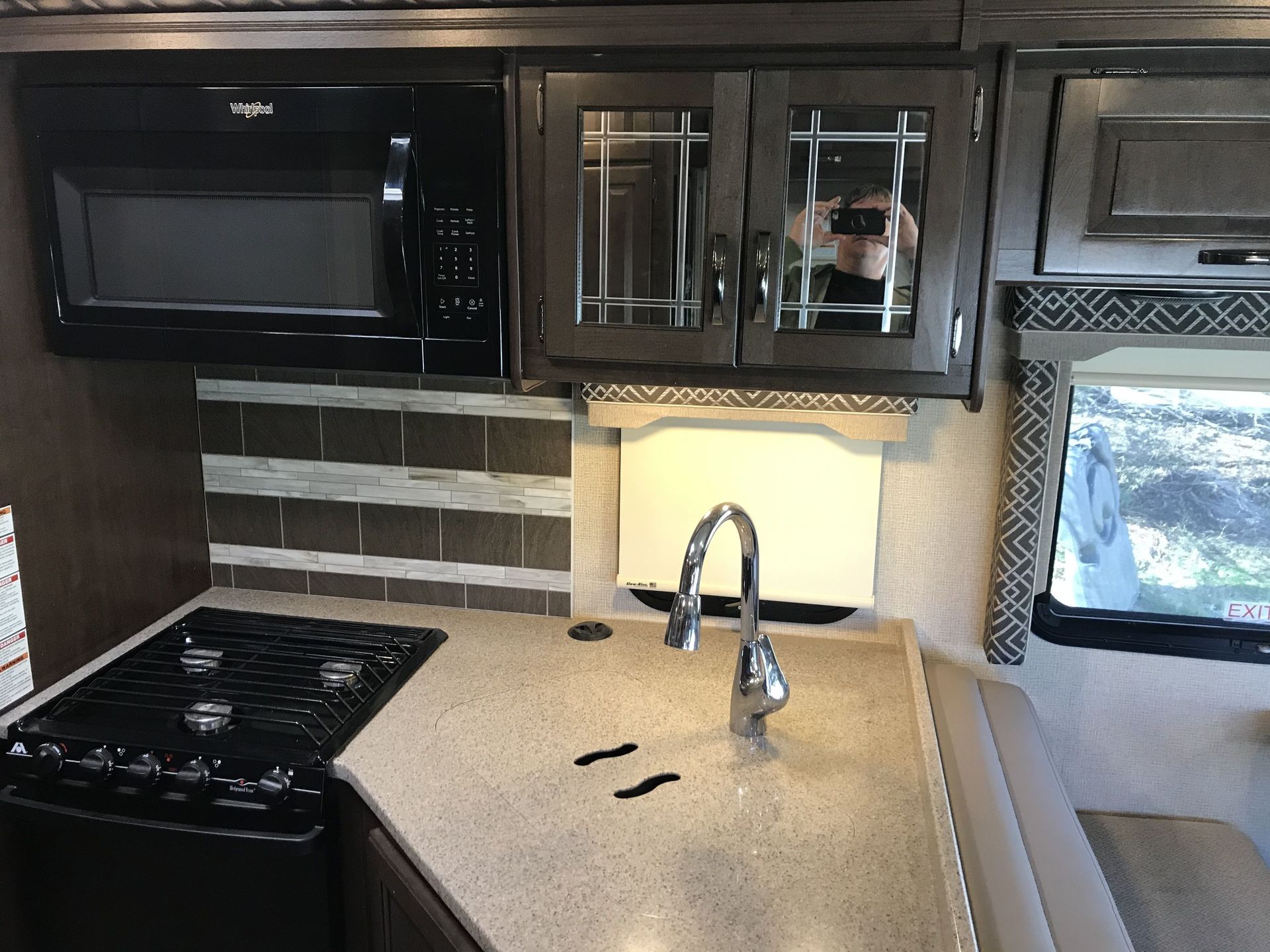 Photo 14 - 2017 Thor Motor Coach Class C Motorhome rental photo 16