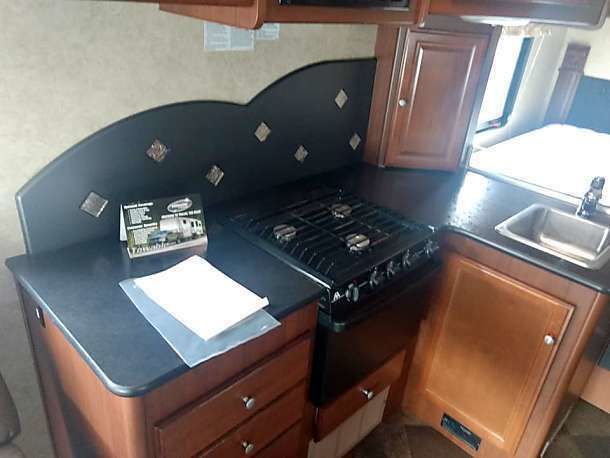 Photo 10 - 2014 Fleetwood Class C Motorhome rental photo 12