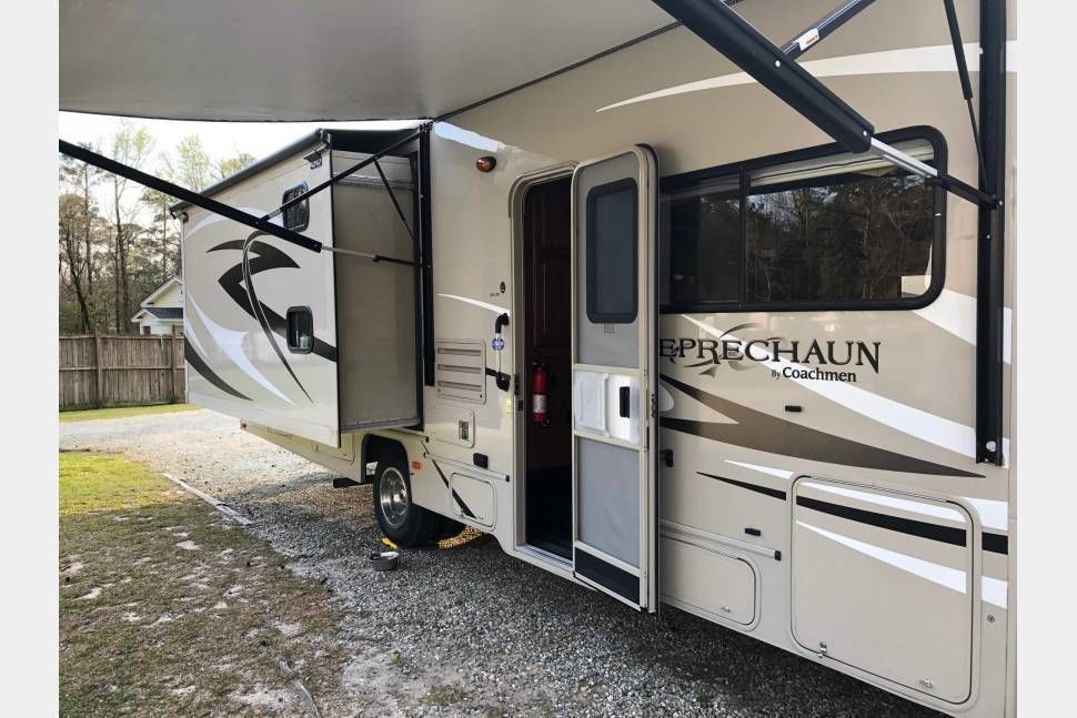 Photo 2 - 2014 Coachmen Class C Motorhome rental photo 4