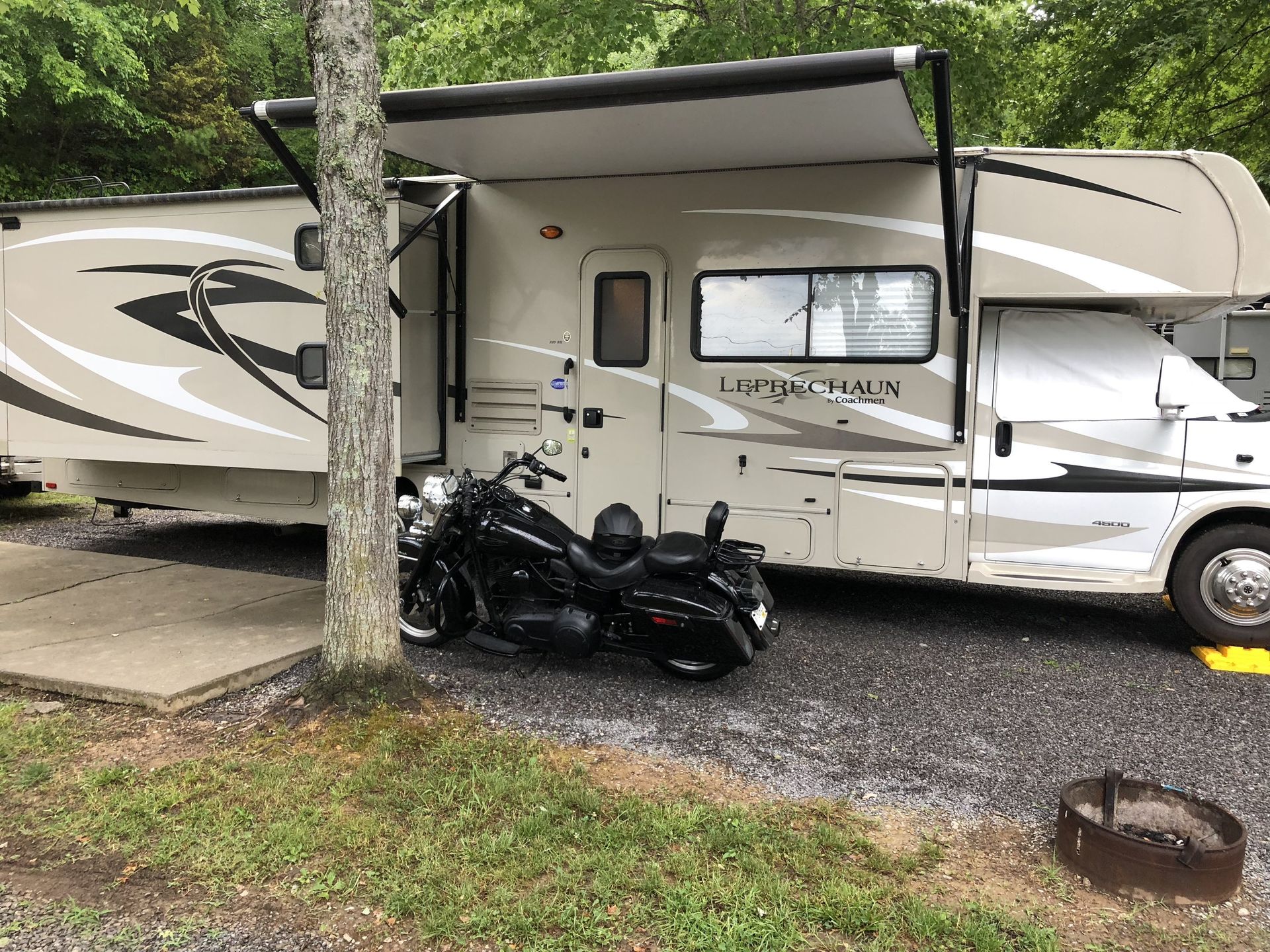 Photo 6 - 2014 Coachmen Class C Motorhome rental photo 8