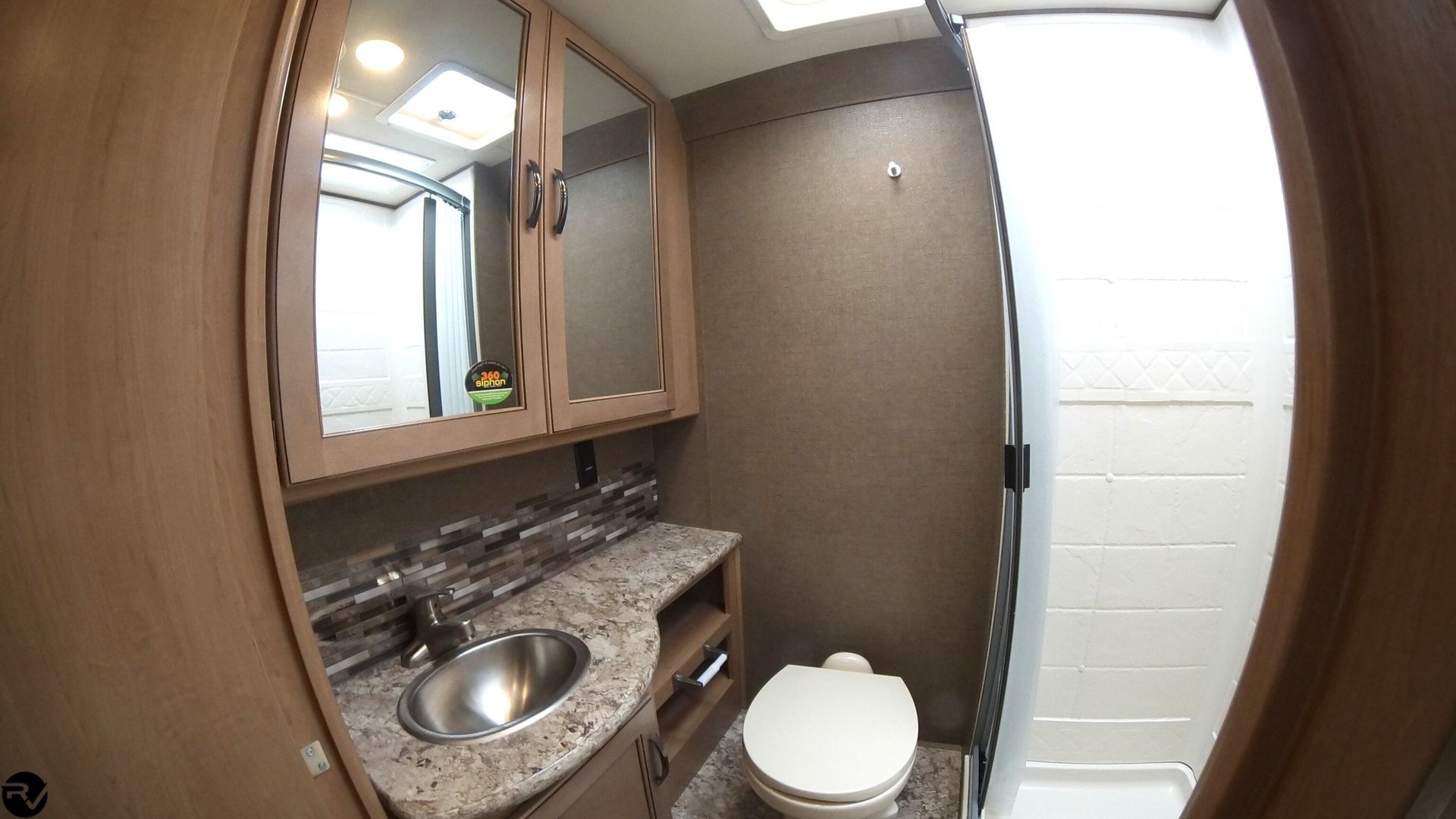 Photo 3 - 2020 Thor Class C Motorhome rental photo 5