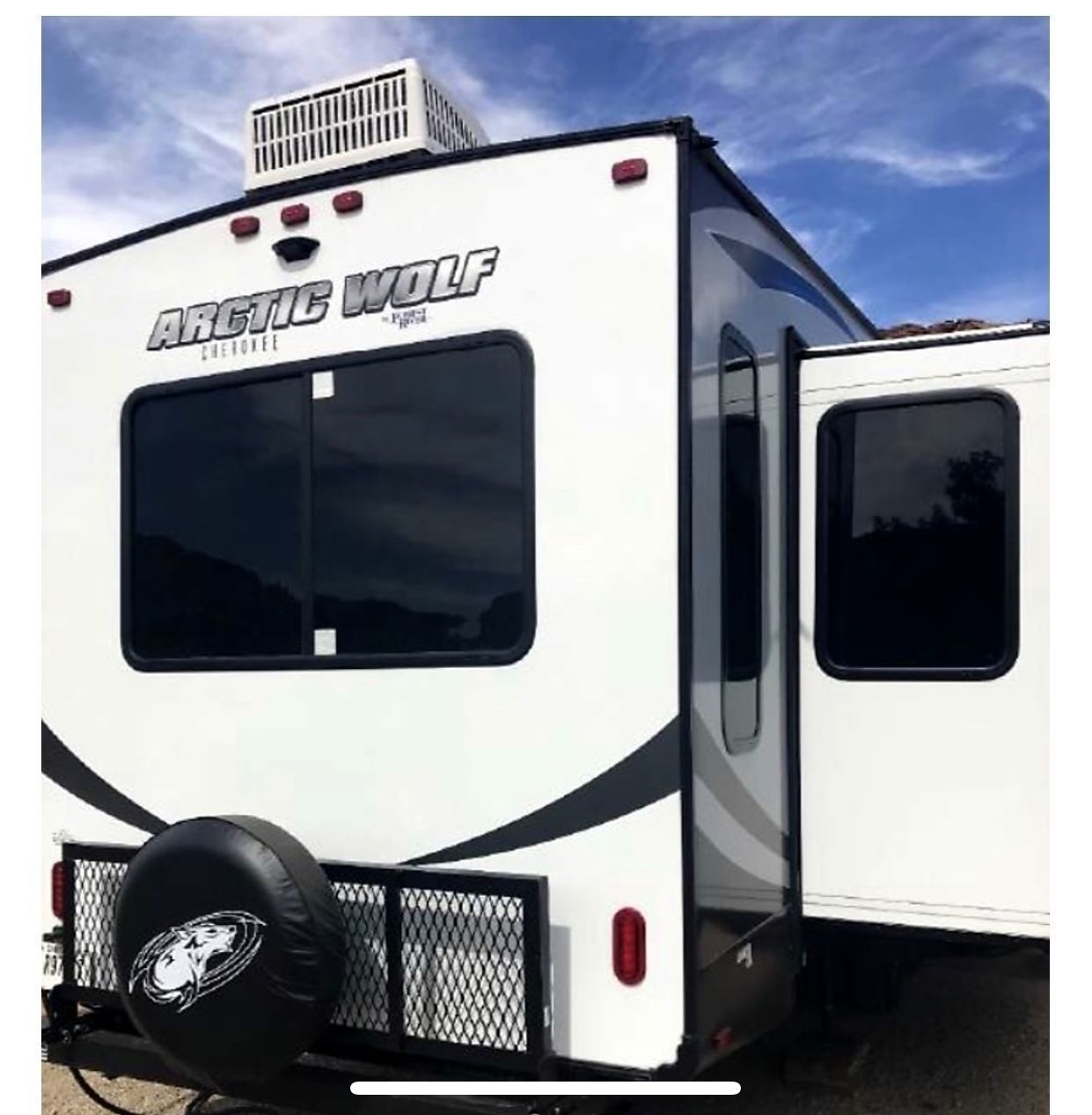 Photo 18 - 2018 Cherokee Fifth Wheel rental photo 20
