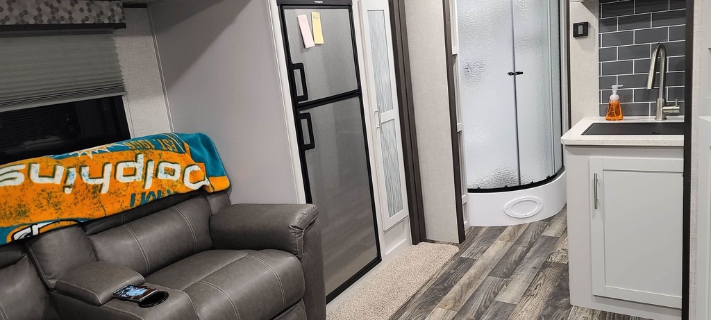 Photo 5 - 2020 Keystone Rv Travel Trailer rental photo 7
