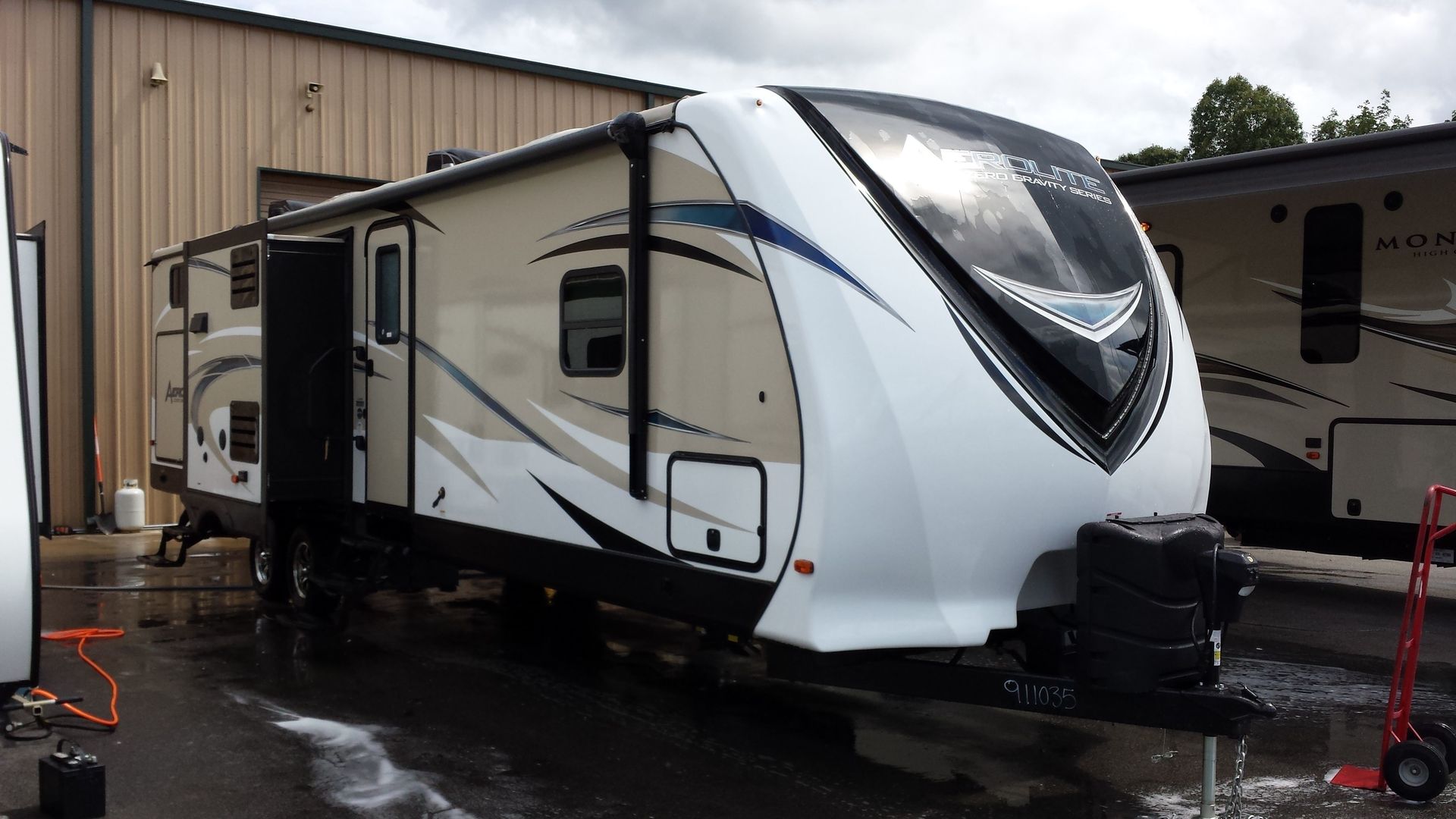 Photo 13 - 2018 Dutchman Travel Trailer rental photo 15