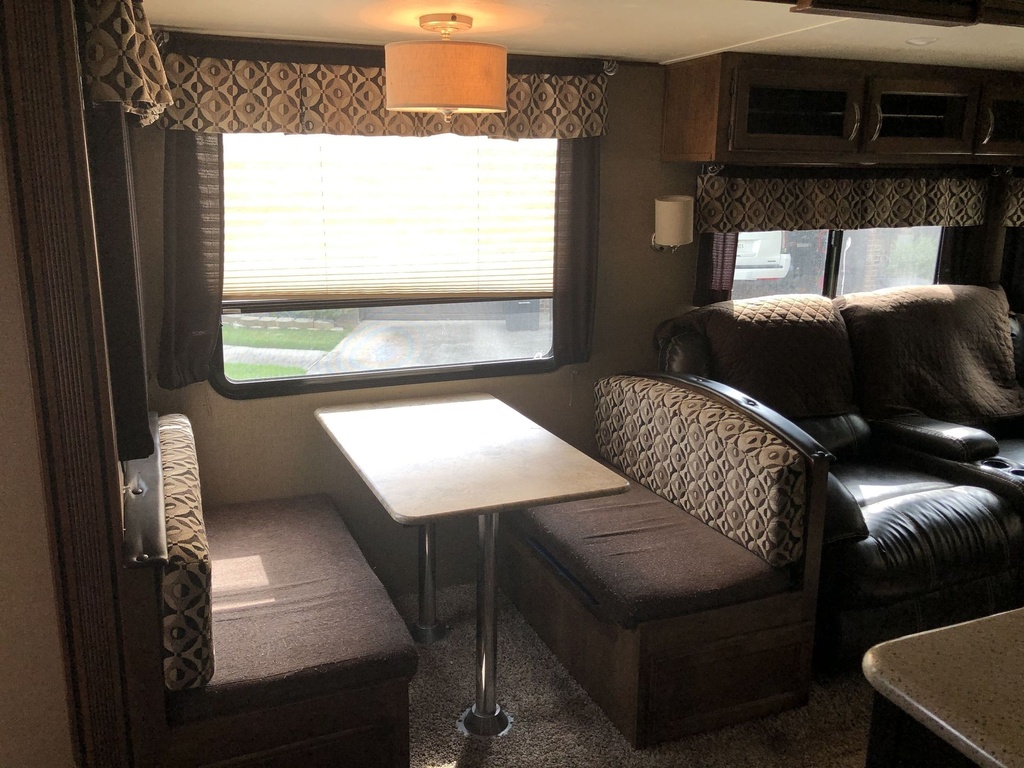 Photo 13 - 2016 Coachmen Fifth Wheel rental photo 15