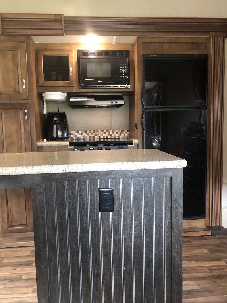 Photo 14 - 2016 Coachmen Fifth Wheel rental photo 16
