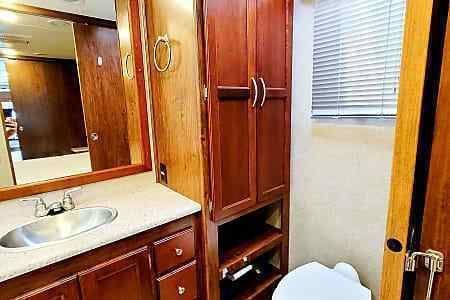 Photo 2 - 2016 Coachmen Class A Motorhome rental photo 16