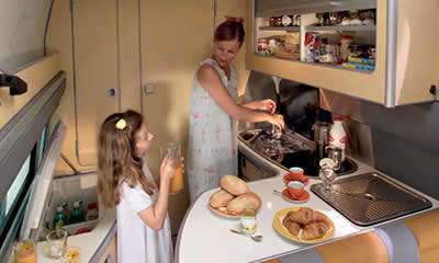 Photo 6 - 2006 Airstream Class C Motorhome rental photo 8