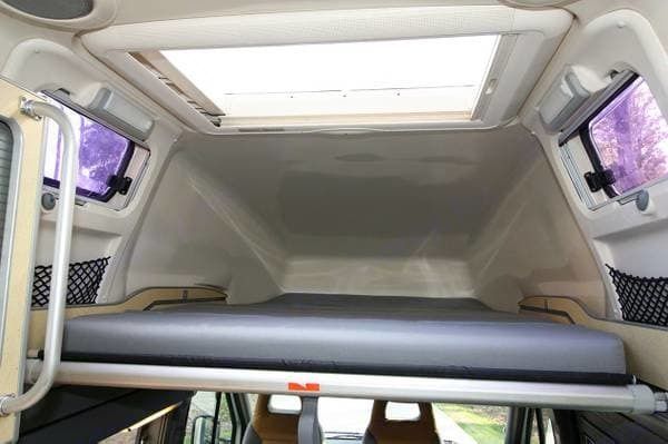 Photo 7 - 2006 Airstream Class C Motorhome rental photo 9