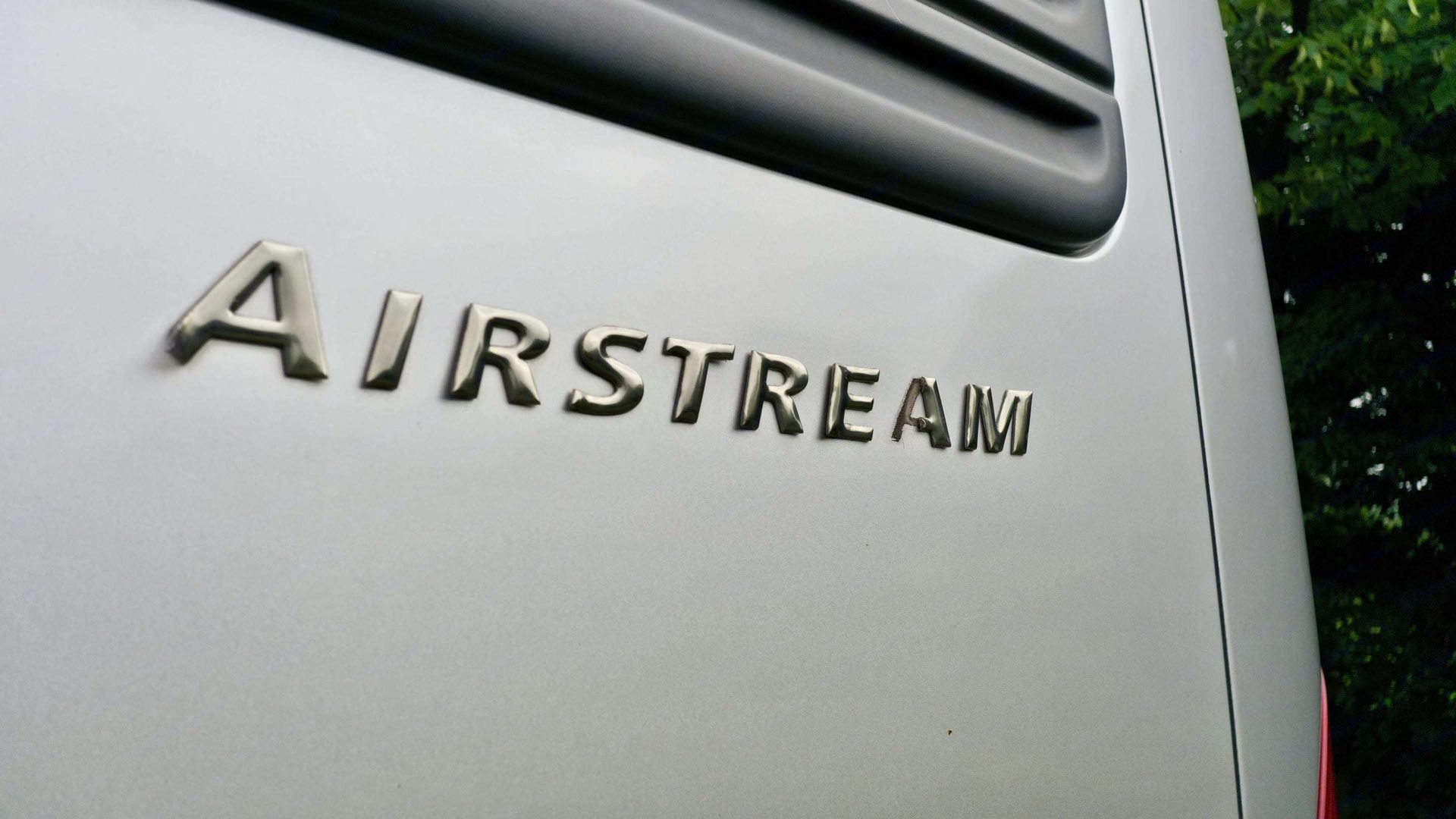 Photo 17 - 2006 Airstream Class C Motorhome rental photo 19
