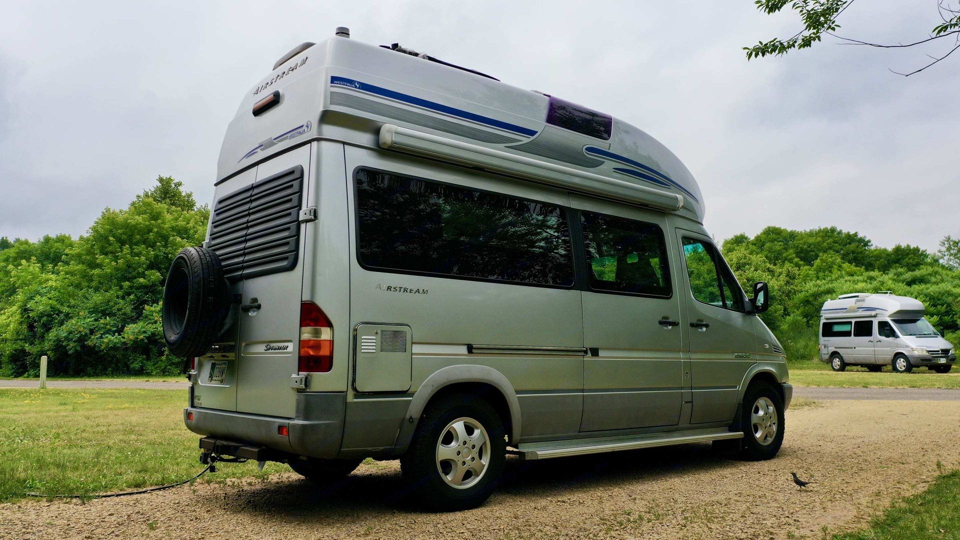 Photo 25 - 2006 Airstream Class C Motorhome rental photo 27