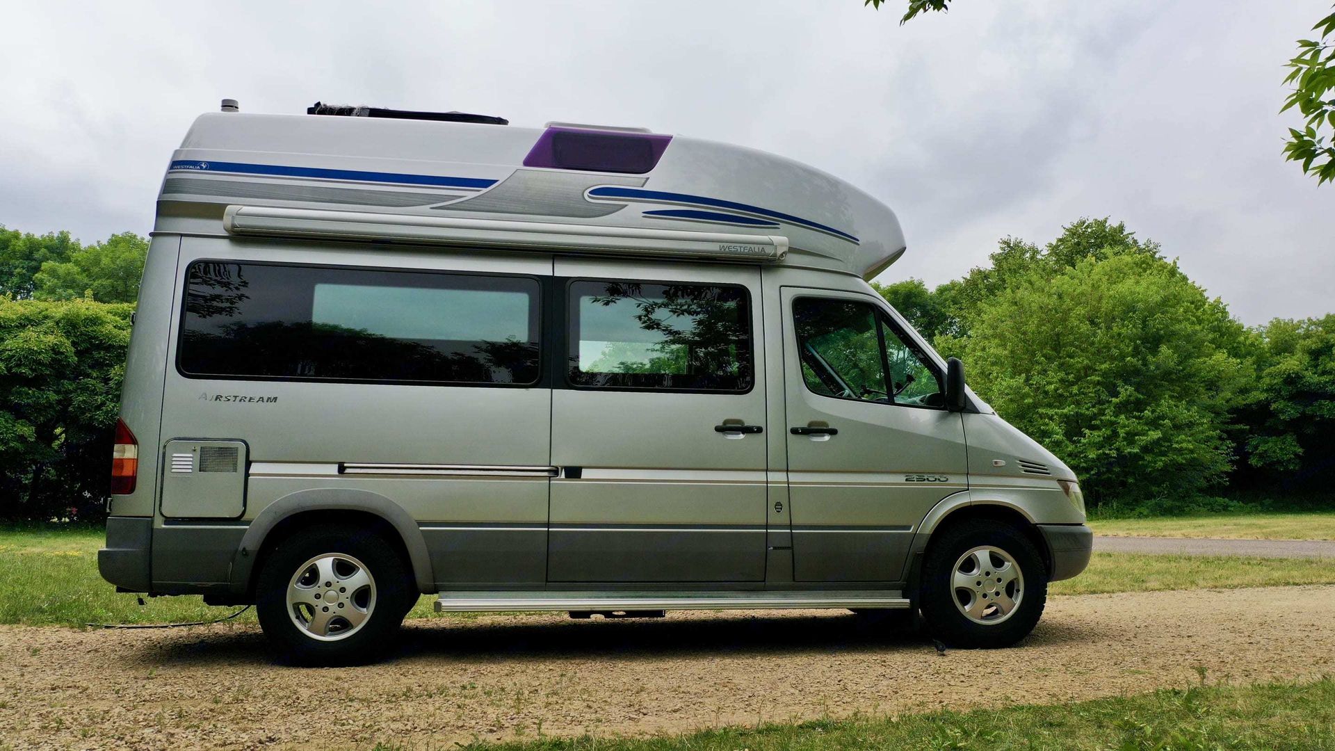 Photo 29 - 2006 Airstream Class C Motorhome rental photo 31