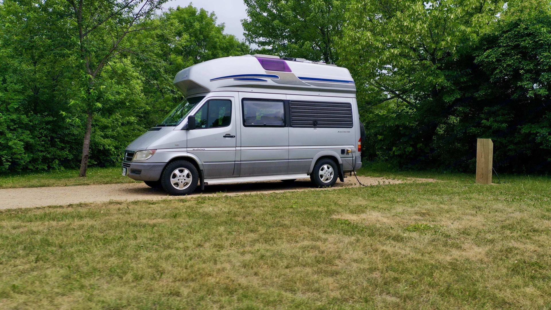 Photo 39 - 2006 Airstream Class C Motorhome rental photo 41