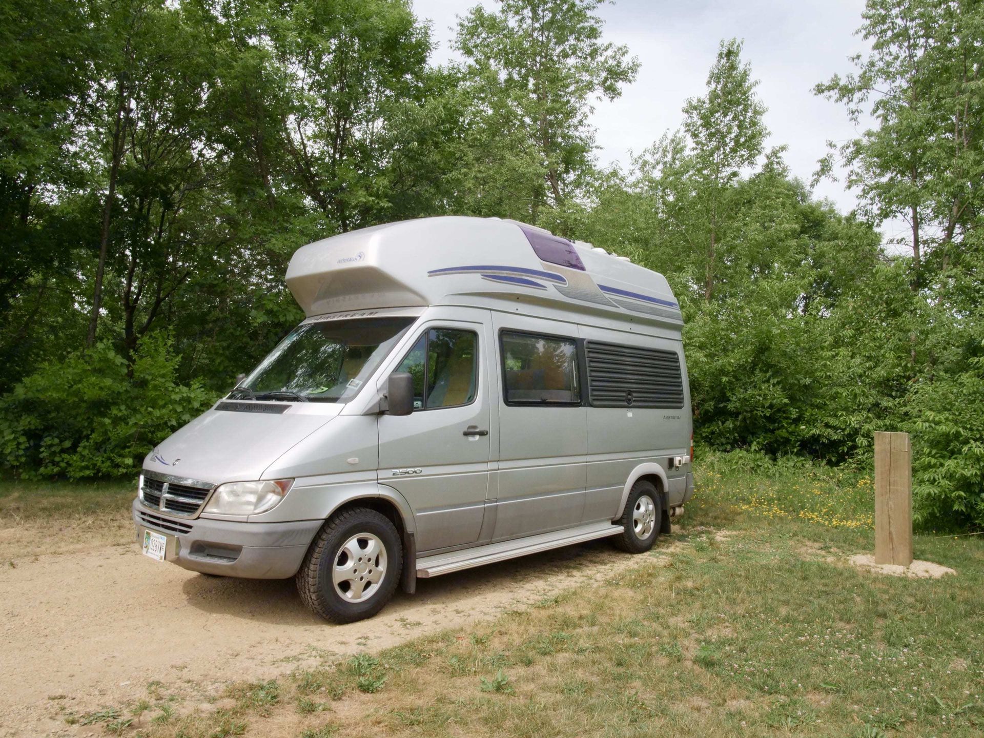 Photo 47 - 2006 Airstream Class C Motorhome rental photo 49