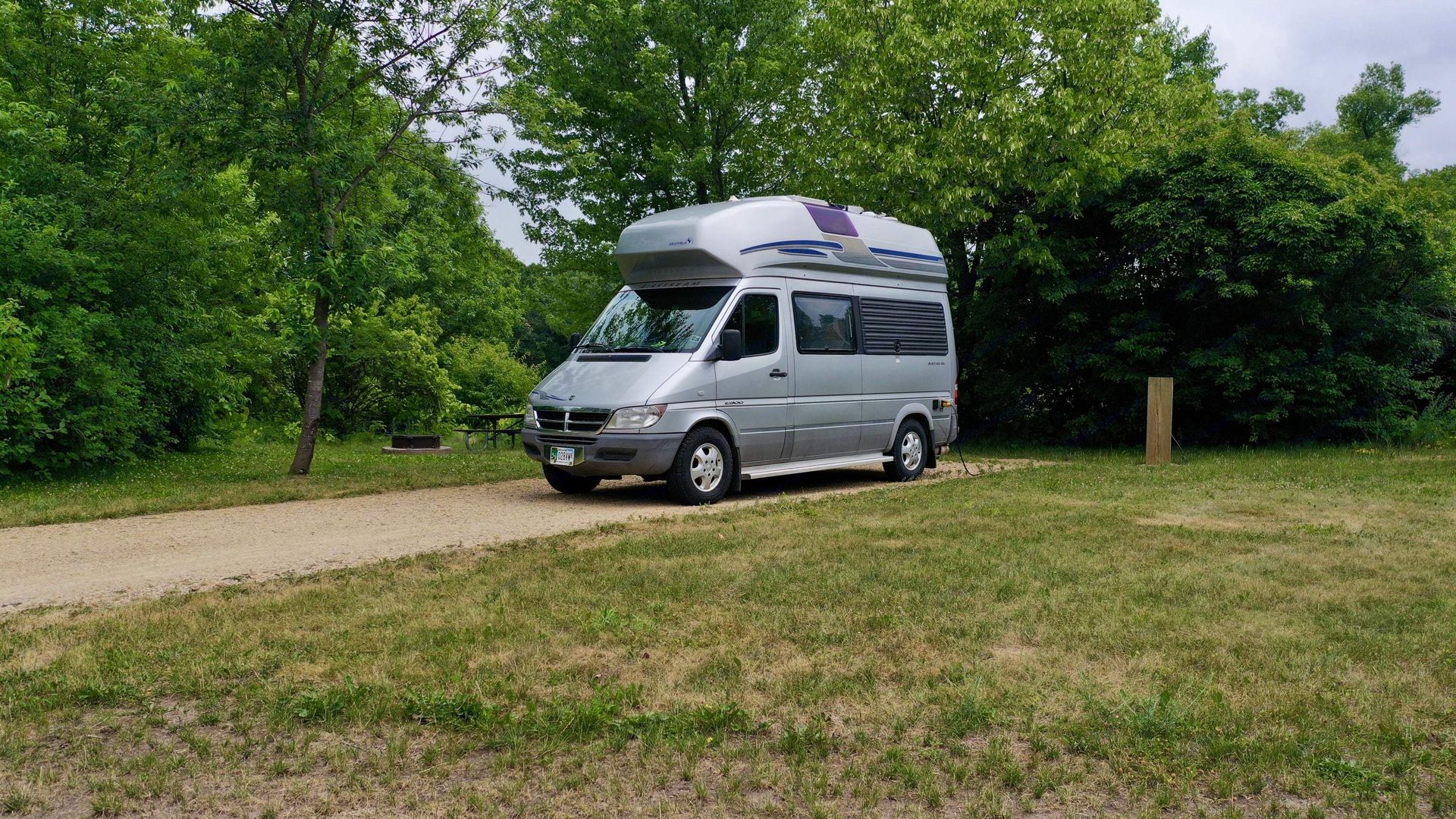 Photo 49 - 2006 Airstream Class C Motorhome rental photo 51