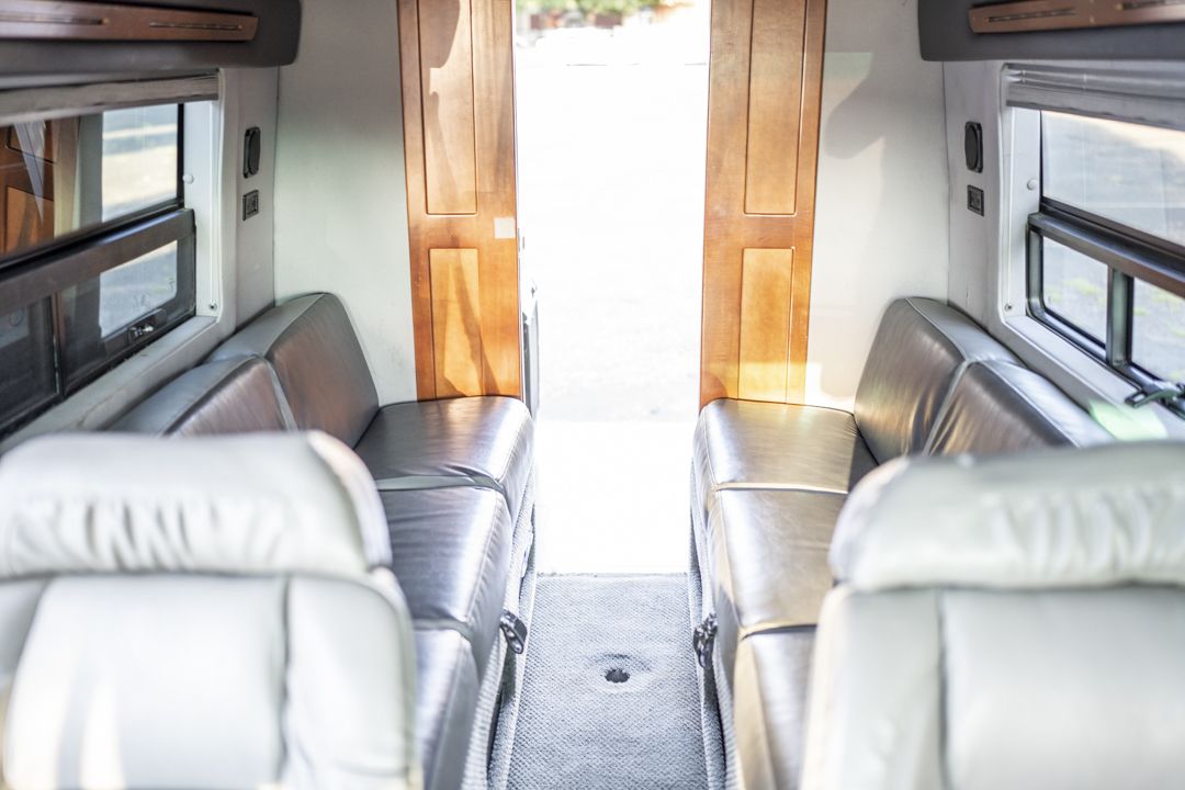 Photo 3 - 2004 Mercedes-Benz Class B Motorhome rental photo 5