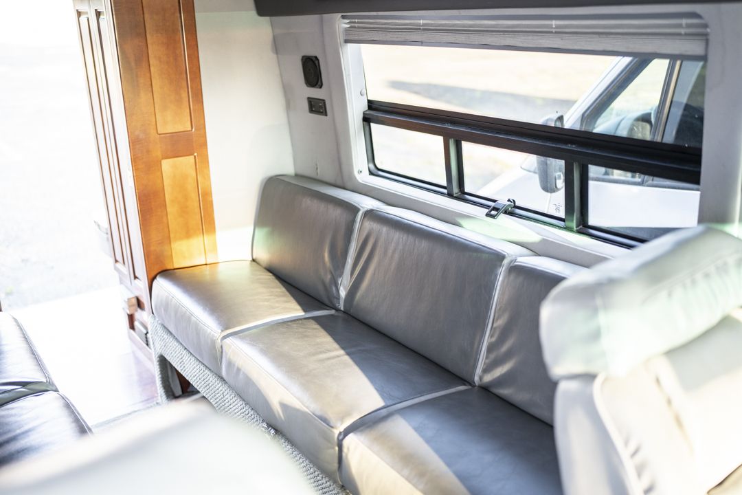 Photo 11 - 2004 Mercedes-Benz Class B Motorhome rental photo 13